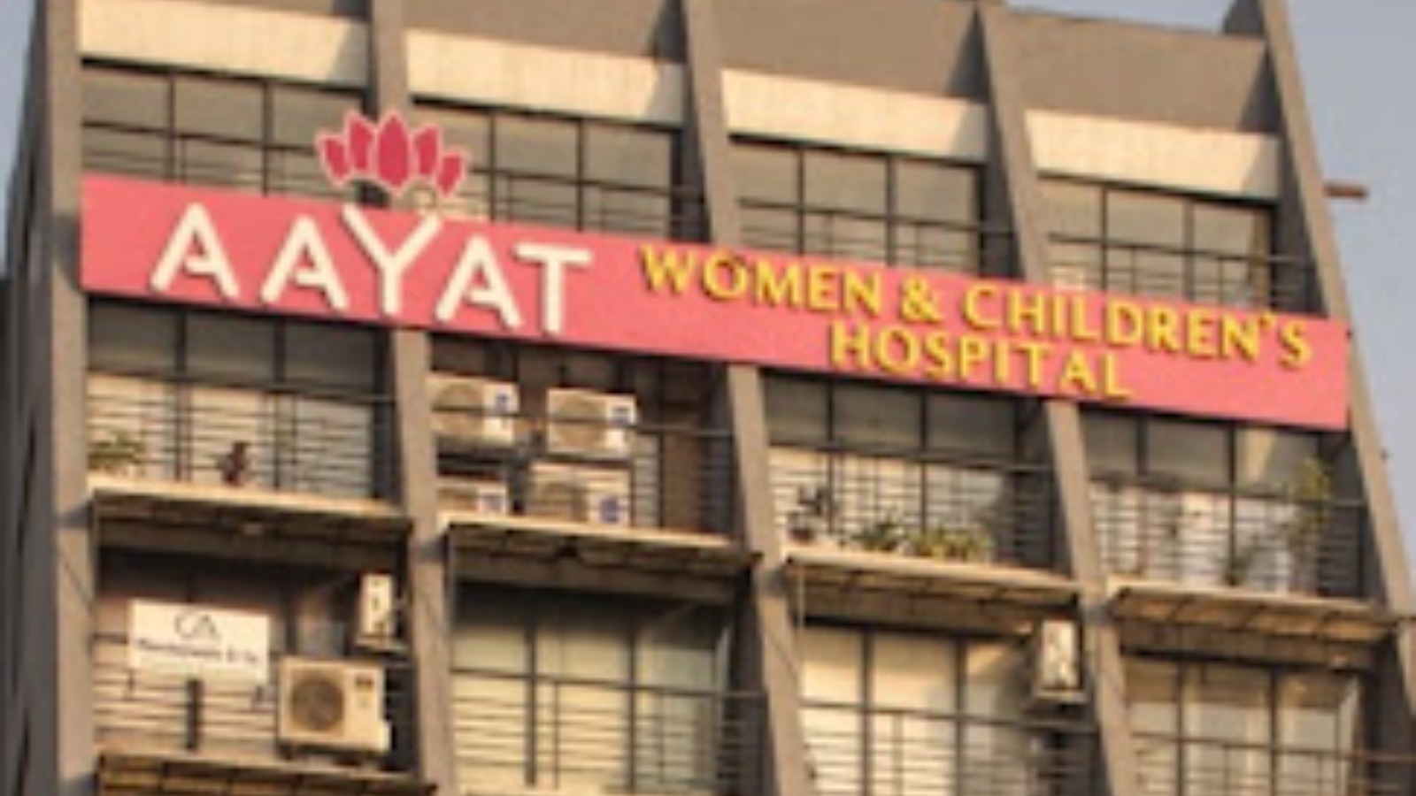 Aayat Women & Childrens Hospital