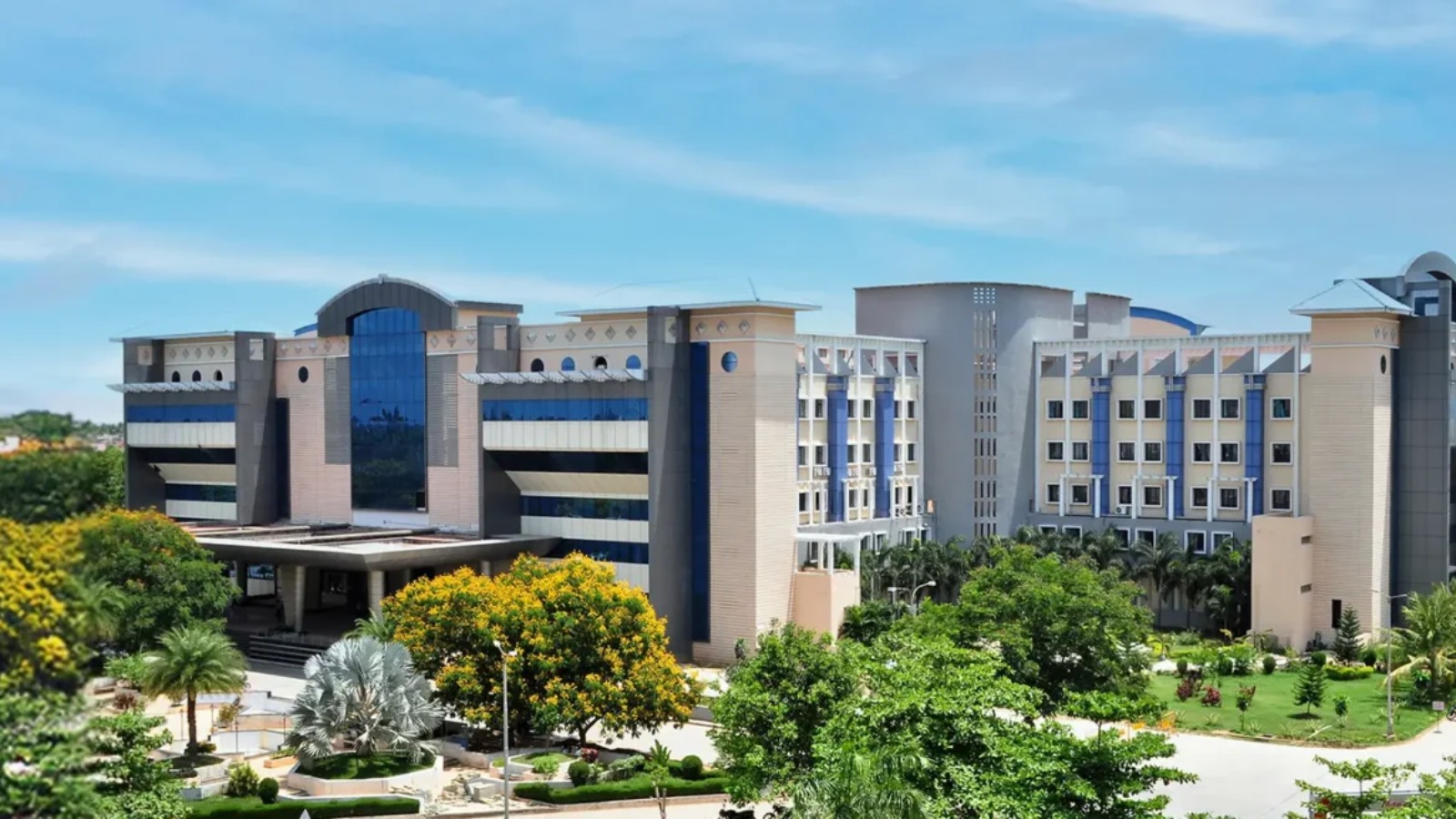 Sri Manakula Vinayagar Medical College and Hospital